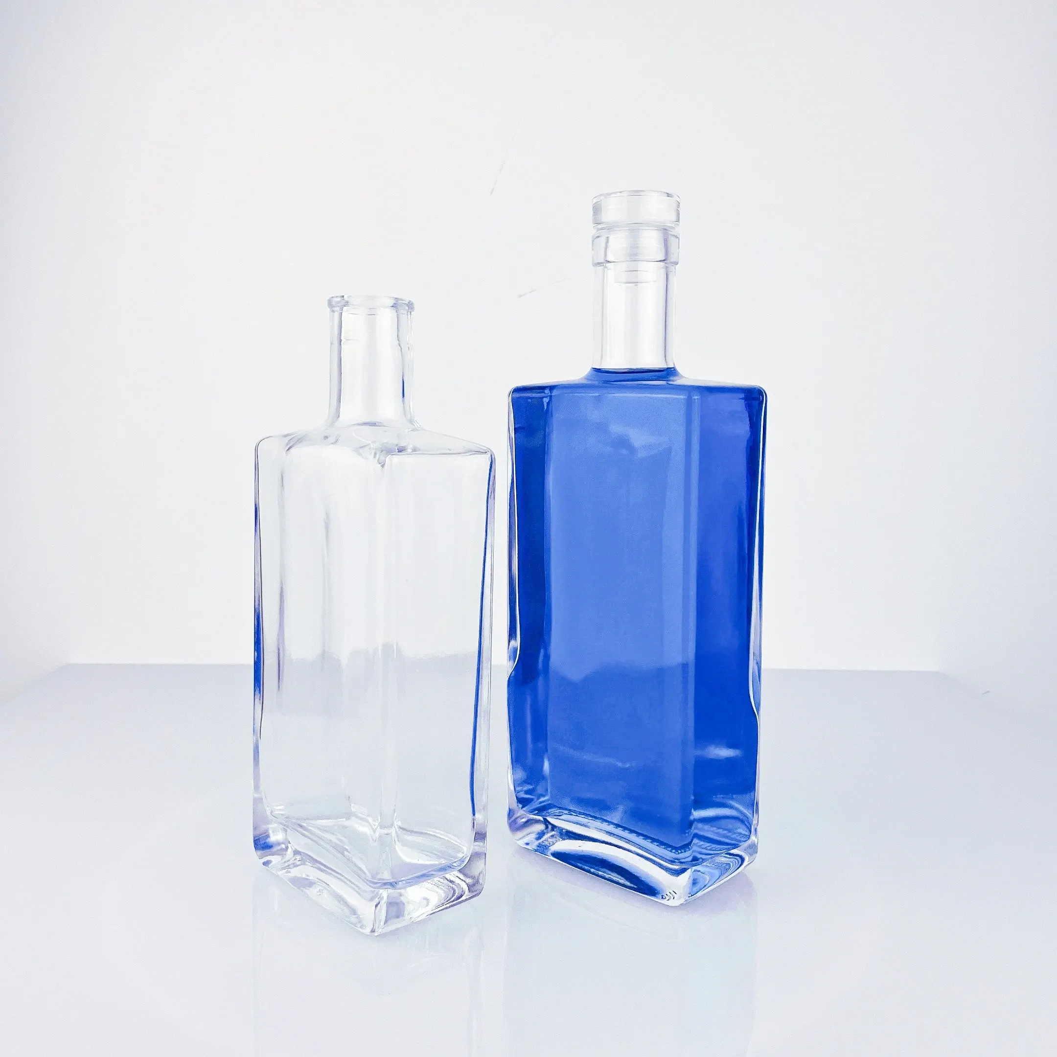 Bouteille en verre Long Island de 500ml, 700ml pour gin, whisky, vodka avec bouchon en liège