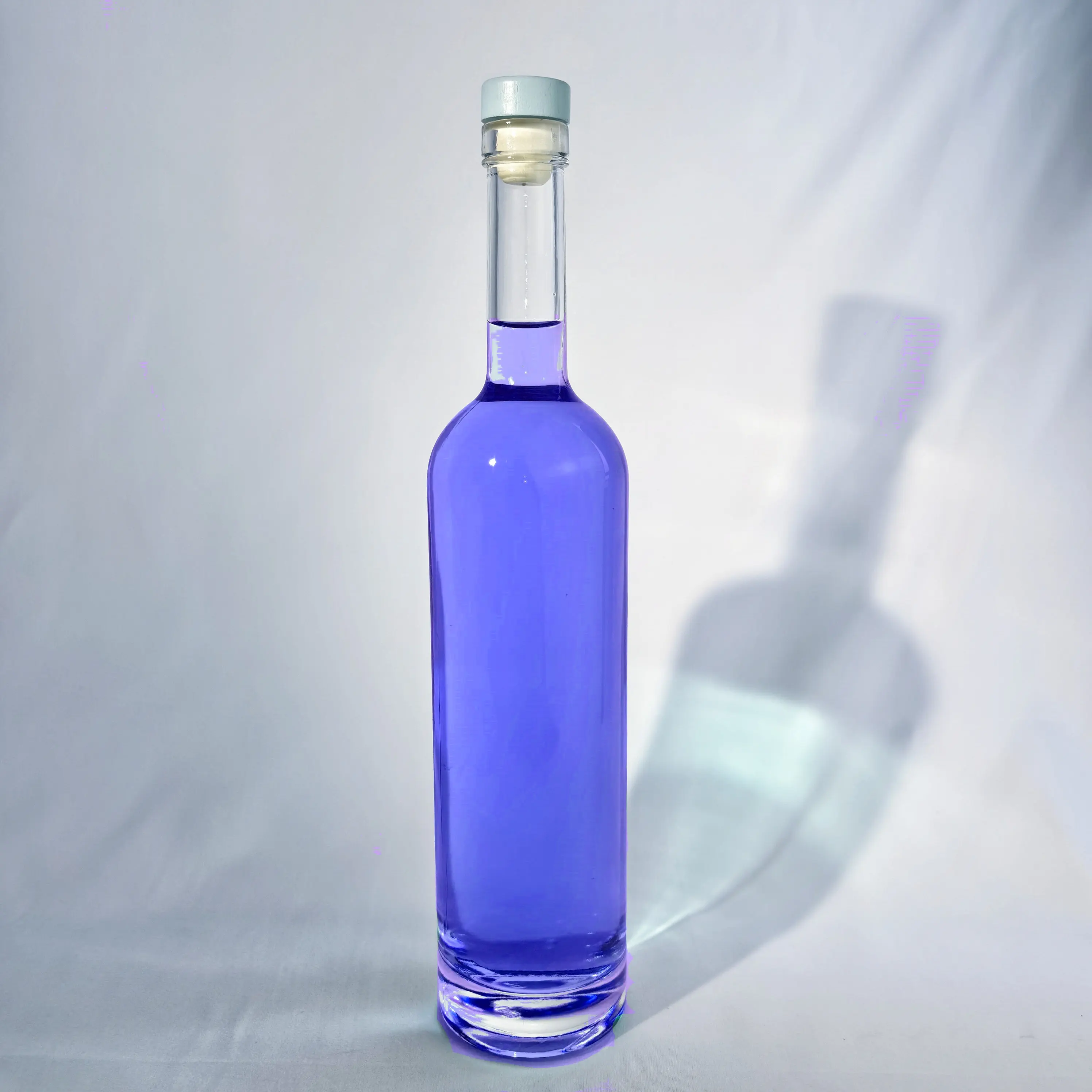Bouteille en verre pour vodka, gin - 700ml avec bouchon en liège