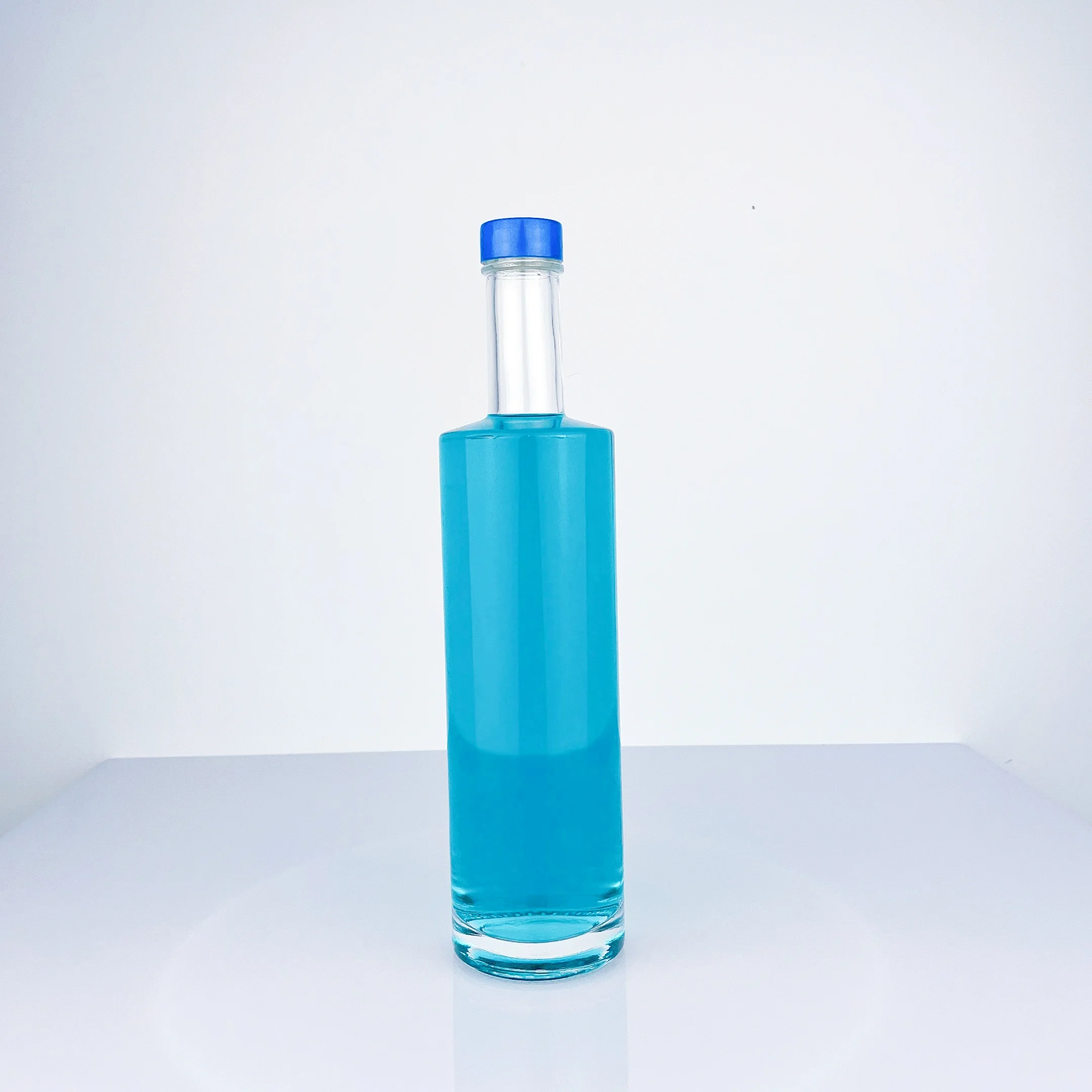 Bouteille en verre de 700ml avec bouchon vissé pour les marchés européen et australien